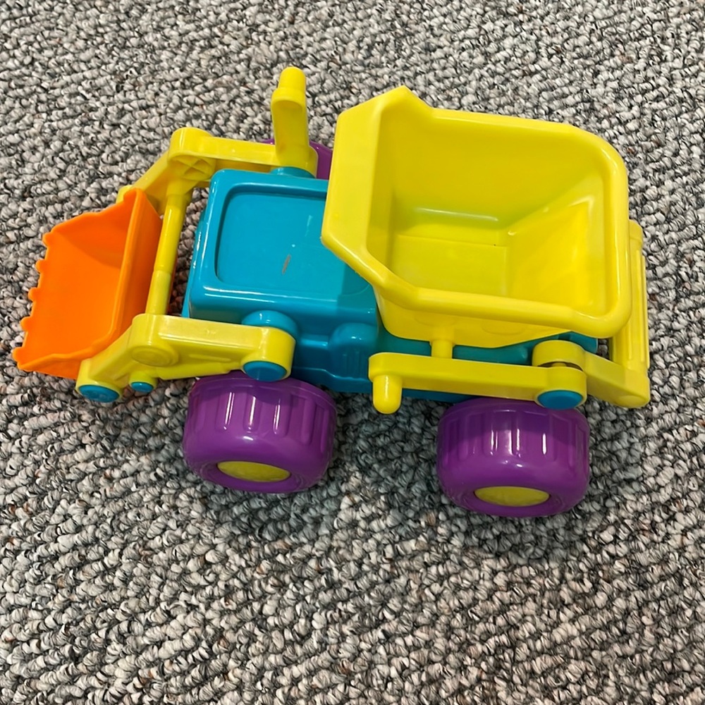 Construction vehicle toy